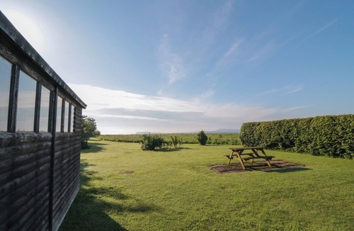 Scalby Cottage | GARDEN COTTAGE, romantic, with a garden in Scalby