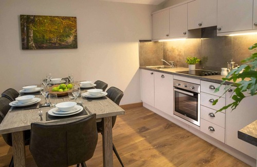 Merthyr Tydfil Cabin | Garwnant Golden Oak, Cwmtaf - Tranquil Woodland Retreat
