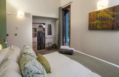 Merthyr Tydfil Cabin | Garwnant Golden Oak, Cwmtaf - Nature's Retreat Awaits