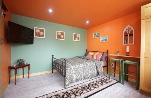 Errill House | Georgias Gate Studio Cottage - Sleeps 4 & Pets Ok