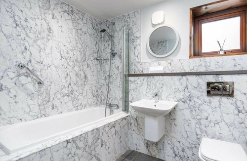 Peebles Cabin | Glentress Forest White Willow Premium Valley View