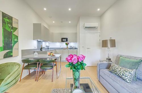 Courtfield Apartment | Gloucester Road Apartments by DMONTRIO