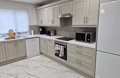 Belmullet House | Gorgeous 4-bedroom townhome in charming Co Mayo perfect for families