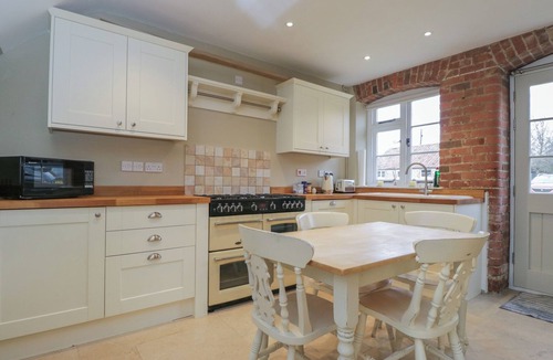 Lacock Cottage | GRANARY COTTAGE, pet friendly, character holiday cottage in Lacock