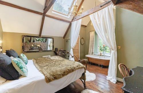 Bromsash Villa | Grand Country House Hot Tub Dog Friendly