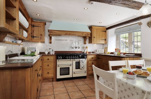 Inchbrook Cottage | Grange Cottage - Amberley, Stroud, a beautiful house sleeping 4 guests in 3 bedrooms