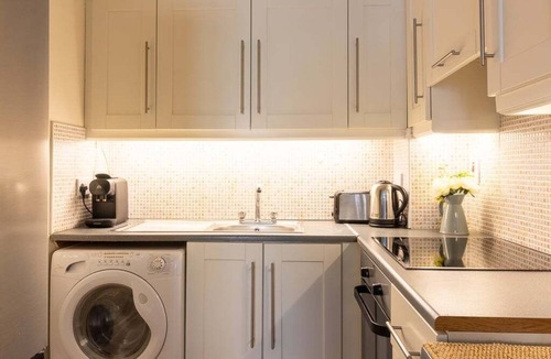Glasnevin Apartment | GuestReady - Parkside Retreat with City Charm