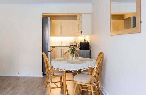 Glasnevin Apartment | GuestReady - Parkside Retreat with City Charm