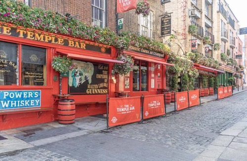 City Centre Dublin Apartment | GuestReady - The Luxe Room at Fownes Street - R11