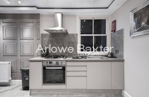 Clapton House | Hackney Suites - Double En-suite Room (F1)