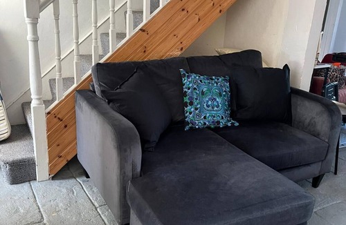 Newtownstewart Cottage | Hallow Cottage, a riverside retreat