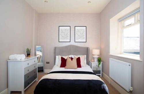 Harrogate City Centre Apartment | Harrogates Most Central Apartments - Sleeps 12
