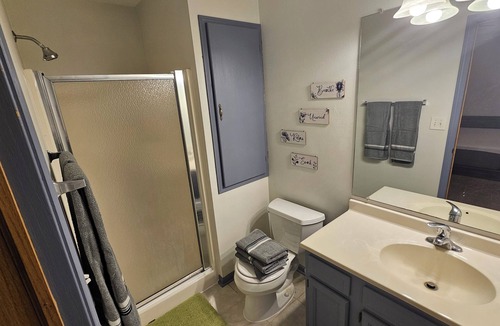 West Des Moines Bed & Breakfast | Hawthorne Hideaway