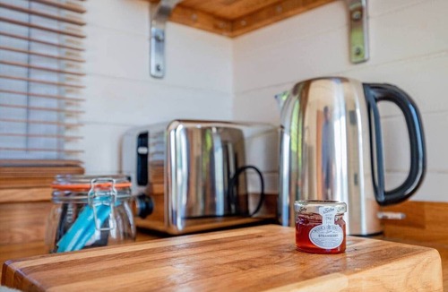 Kemble House | Hazel | Boutique Shepherd’s Hut, Cotswolds
