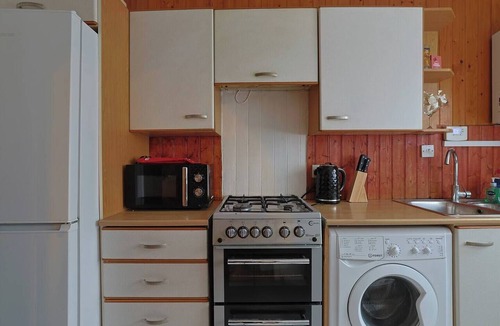 George Green Apartment | Heathrow Gateway Apartments with Private Parking 6