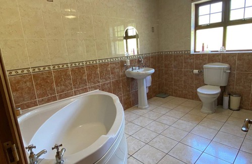 Drumaness House | Hill Farm Spacious 4-Bed Countryside Home