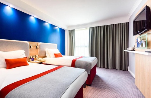 Bishop's Stortford Hotel | Holiday Inn Express London Stansted Airport by IHG