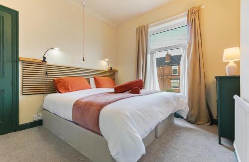 Rotherham Apartment | Home from Home 4 Bed - Ideal for Workers & Great for Groups, FREE Parking, Spacious, Pet Friendly Netflix