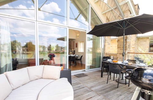 Cirencester House | Howells Mere 16, Indian Summer - Lakeside Cottage | Sleeps 4 in 2 bedrooms