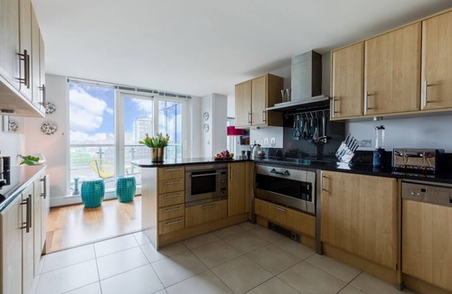 Vauxhall Apartment | HUGE THAMES VIEW LUXXE NOMAD DESIGN HOME