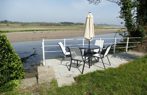 Fethard on Sea Cottage | Idyllic cottage set on the water's edge