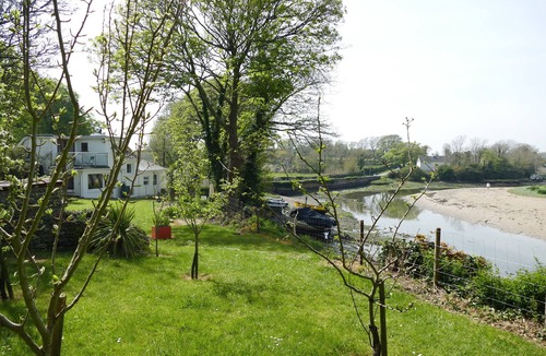 Fethard on Sea Cottage | Idyllic cottage set on the water's edge