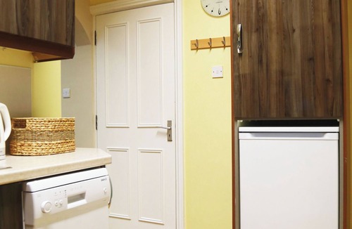 Claddagh Apartment | Perfect! for doing Galway City - sleeps 2+, walk everywhere.