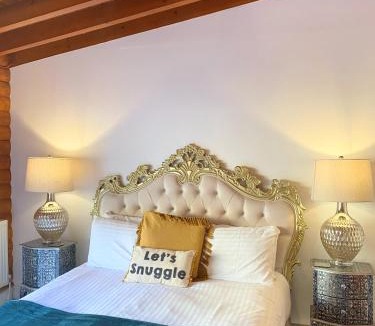 Blairgowrie Cabin | Kaoglen Squirrel Drey-Hot Tub-Pet Friendly-Perth
