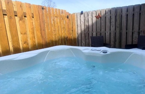 Blairgowrie Cabin | Kaoglen Zen-Feature Bath-Dunkeld-Route 500