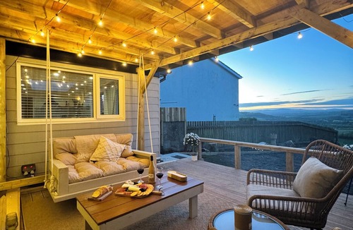 Whitland Cottage | Kennel House with Hill Views perfectly situated for walks. - 20 min to the beach