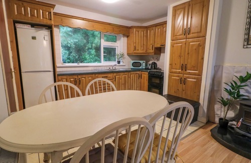 Carrick Cottage | KITS COTTAGE, pet friendly, with open fire in Carrick, County Donegal