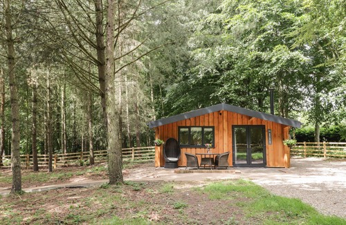 Potter Brompton Cottage | LAKE VIEW LODGE, pet friendly, luxury holiday cottage in East Ayton