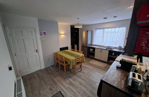 County Mayo Cottage | Lakeside 3 Bedroom Cottage in Derryhick Escape 15min from Castlebar