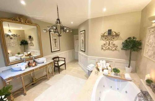 Blessington Villa | Lakeview Lodge Exclusive Home on the Blessington Lake