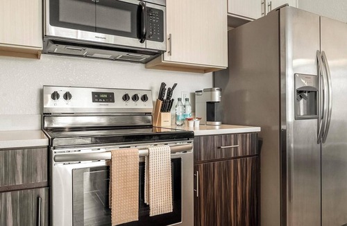 Fairvilla Apartment | Landing | Stylish 2BD, Clubhouse, Gym
