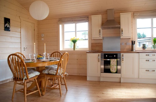 Kirkbean Cottage | Lapwing Lodge - a log chalet that sleeps 4 guests in 2 bedrooms