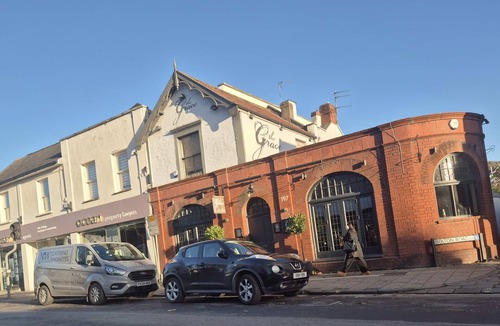 Horfield House | Large 6-Bed House | 2 Bathrooms | Parking | Garden