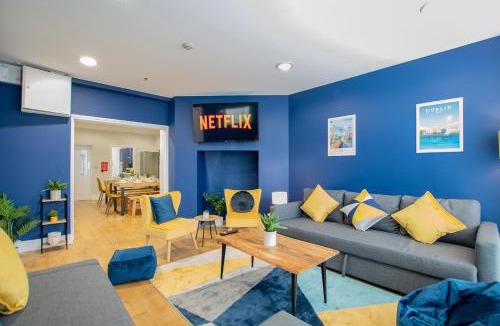 City Centre Dublin House | Large Group House -Temple Bar 2 Min