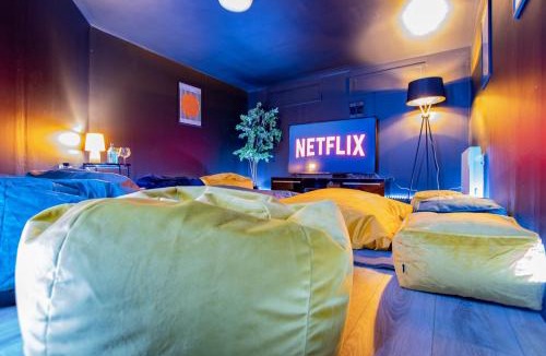 City Centre Dublin House | Large Group House -Temple Bar 2 Min