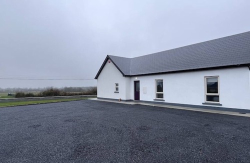 County Galway House | Large Modern Cottage, near the Medieval town of Athenry, Co Galway