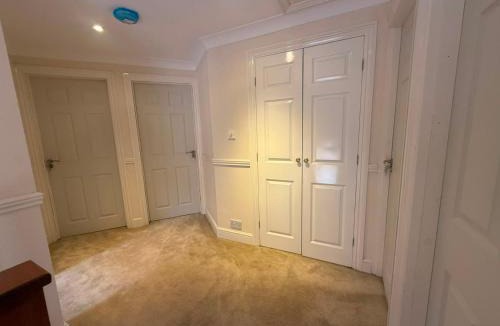 Headington Bed & Breakfast | Lavender delux room with ensuit bathroom
