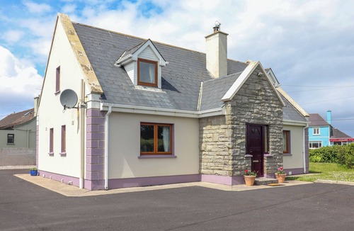 Doonbeg Cottage | LEVALLY HOUSE, family friendly in Doonbeg, County Clare
