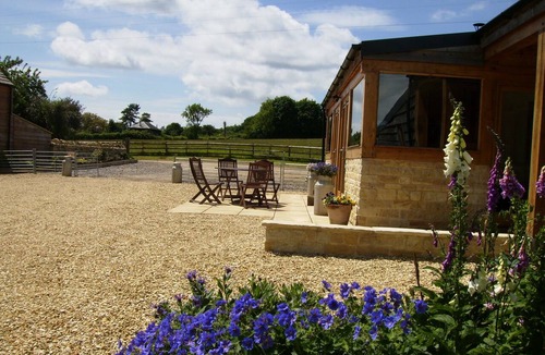 Nailsworth House | Light and spacious barn conversion on working farm in the Cotswolds