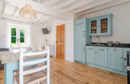 Keynsham Cottage | Lily of the Valley