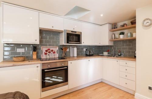 Upton St. Leonards House | Little Cottage - Uk49275