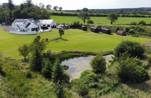 Armoy Cabin | Littlelakelodge 2 Cabin With Hot Tub and Parking
