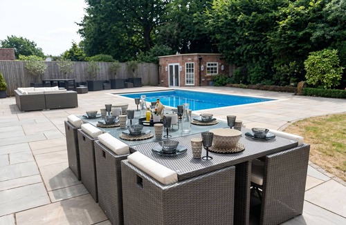 Bourne End House | Lived in Large Family home - Sleeps 14 comfortably