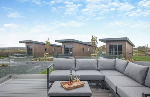 Llangefni Cottage | Lligwy Lodge 3 - UK42793