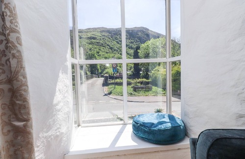 Beddgelert Cottage | LLYS EMRYS, pet friendly, character holiday cottage in Beddgelert