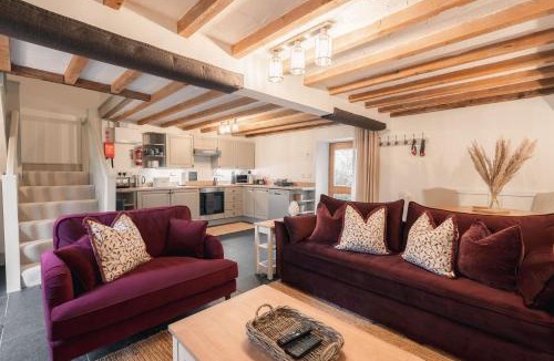 Crowdecote House | Lomas Cottage